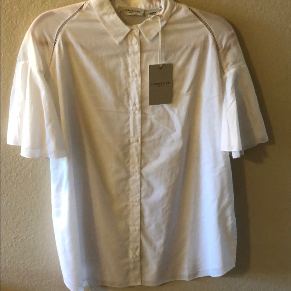 White short sleeve blouse